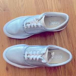 Keds Silver Sneaker, size 7, New condition